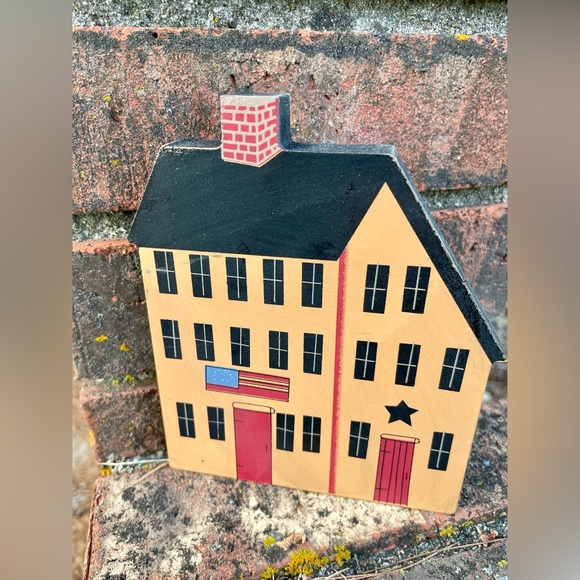 *Town House Blocks Primitive Shelf Sitter - Picture 10 of 12